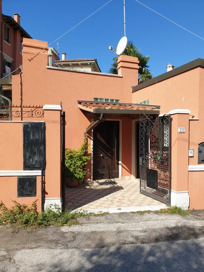 Cottage Al Mare Martina Venedig-Lido Exteriör bild