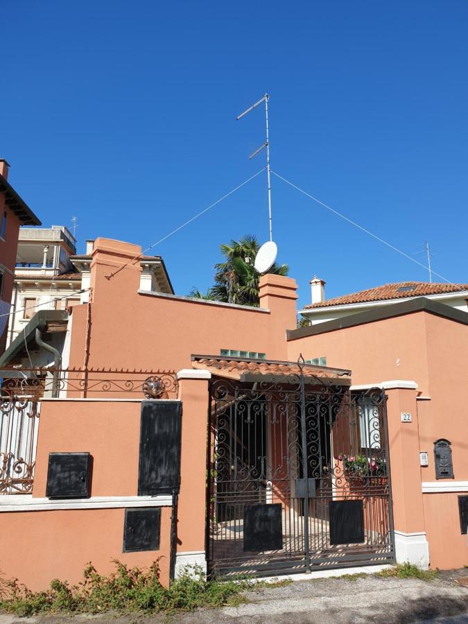 Cottage Al Mare Martina Venedig-Lido Exteriör bild